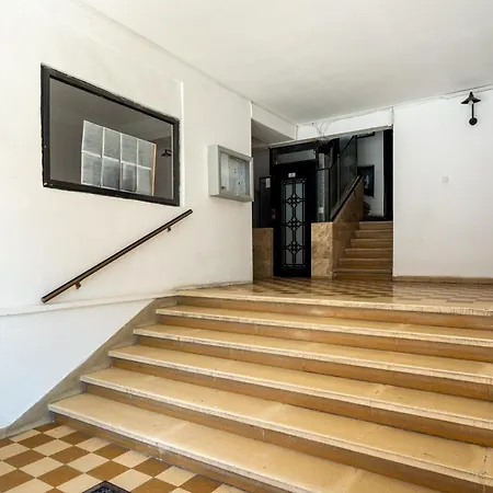 Apartamento The Adventure - Steps 2 Old Town & Metro *