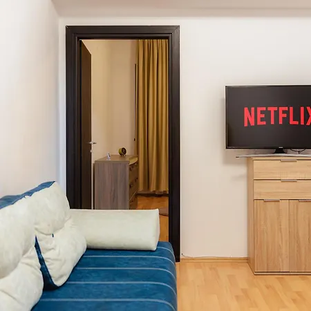 Apartamento The Adventure - Steps 2 Old Town & Metro *