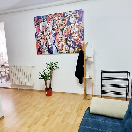 The Adventure 1Br - Steps 2 Metro & Old Town Apartament