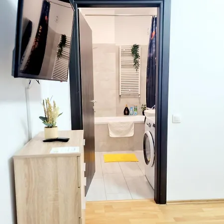 The Adventure 1Br - Steps 2 Metro & Old Town * Bükreş