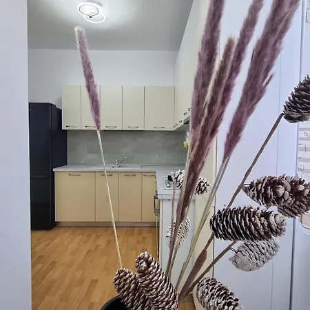 The Adventure - Steps 2 Old Town & Metro * Βουκουρέστι