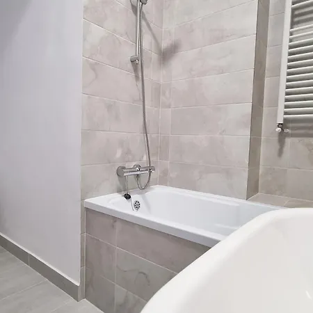 The Adventure 1Br - Steps 2 Metro & Old Town Daire *