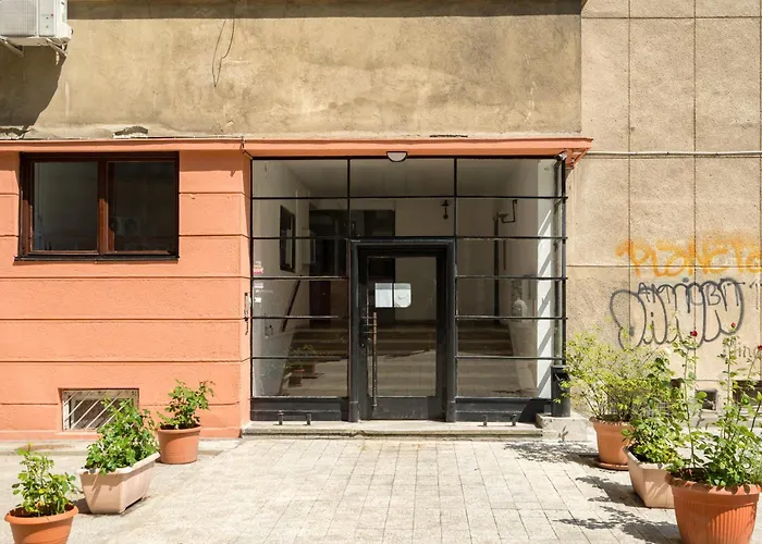 The Adventure - Steps 2 Metro & Old Town * Bucareste