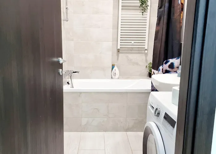 Apartamento The Adventure - Steps 2 Metro & Old Town Bucareste