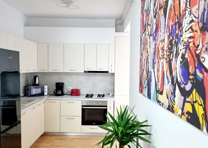 The Adventure - Steps 2 Metro & Old Town Apartamento