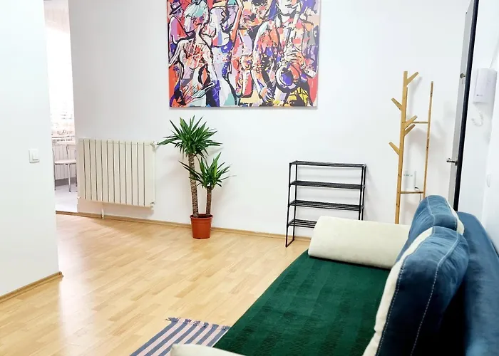 Apartamento The Adventure - Steps 2 Metro & Old Town Bucareste