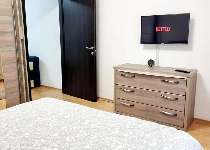 The Adventure - Steps 2 Metro & Old Town *