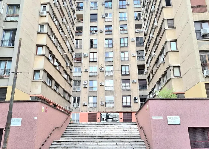 The Adventure - Steps 2 Metro & Old Town * Bucareste