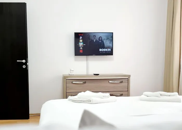 The Adventure - Steps 2 Metro & Old Town