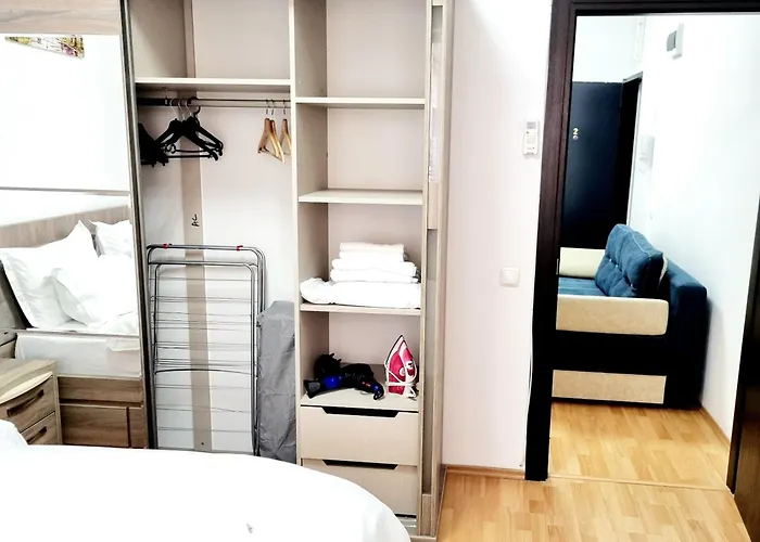 The Adventure - Steps 2 Metro & Old Town Apartment Bukarest