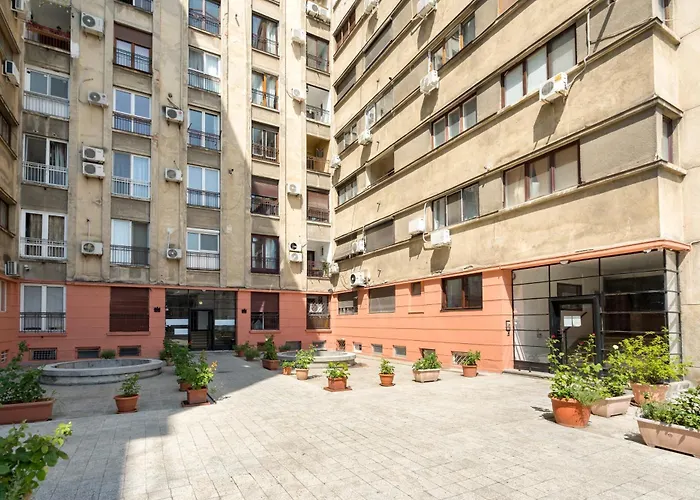 The Adventure - Steps 2 Metro & Old Town *