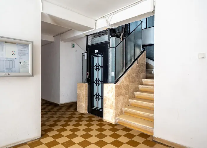 Apartment The Adventure - Steps 2 Metro & Old Town Bucharest