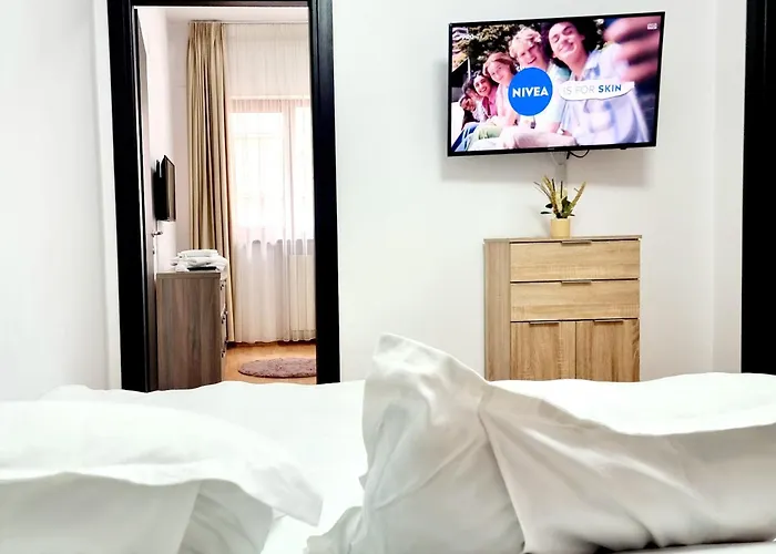 The Adventure - Steps 2 Metro & Old Town