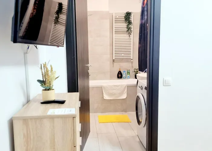 The Adventure - Steps 2 Metro & Old Town * Bucharest