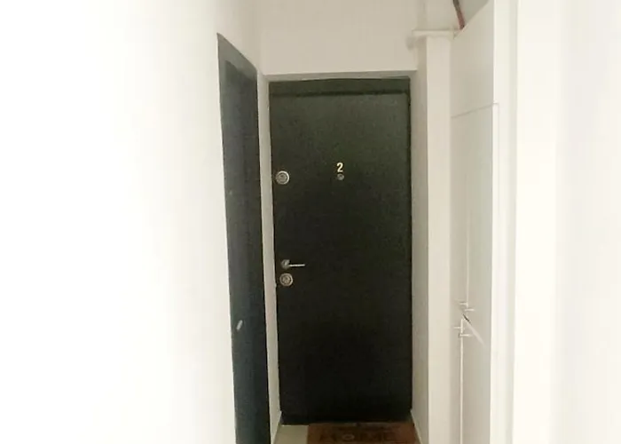 The Adventure - Steps 2 Metro & Old Town ブカレスト